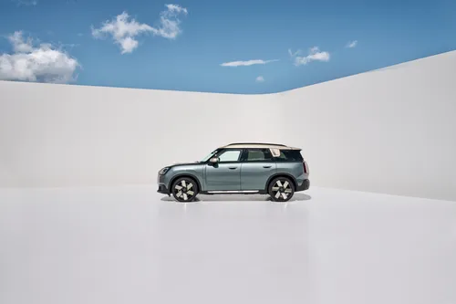 Mini Countryman Electric zijkant