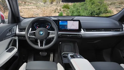 BMW IX2 interieur