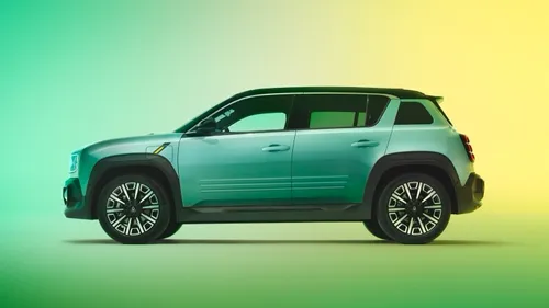 Renault 4 E-tech zijkant