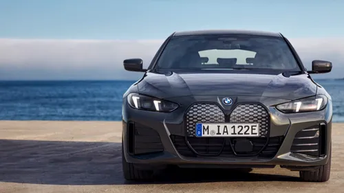 BMW op het strand
