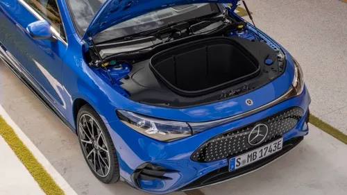 Mercedes CLA kofferbak voorzijde (frunk)