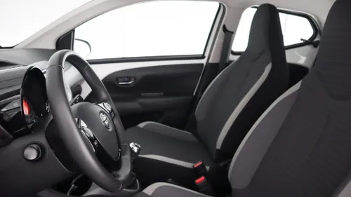 Toyota Aygo voorstoelen
