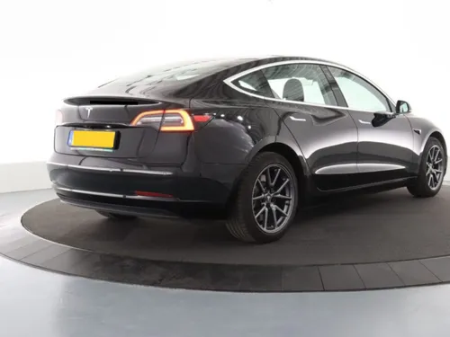 Tesla Model 3 achterkant