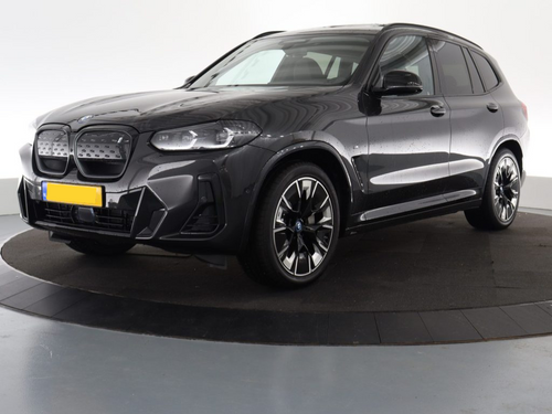 BMW iX3 voorkant