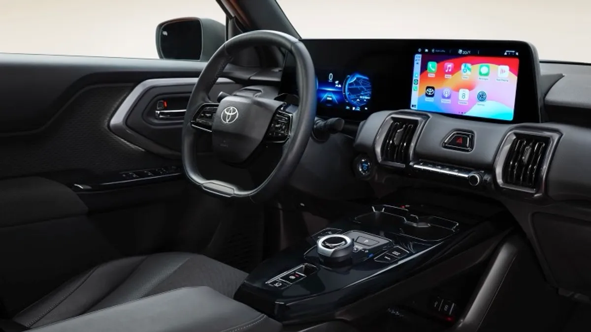 Toyota Urban cruiser binnenkant