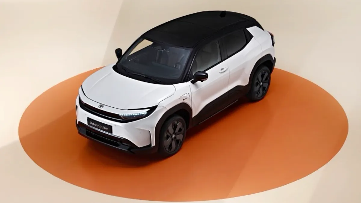 Toyota Urban Cruiser zijkant