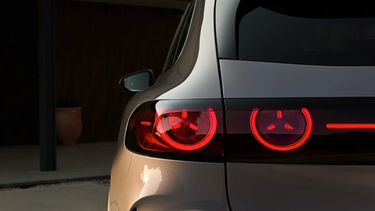 Achterlicht van de elektrische Mercedes GLC EQ Technology