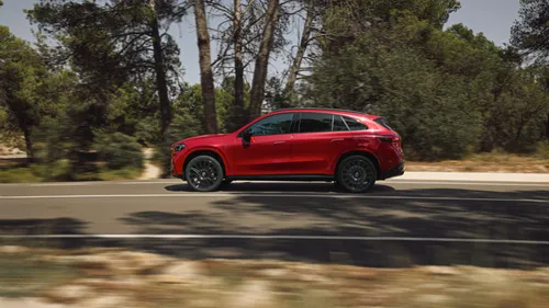 Mercedes GLC EQ zijkant