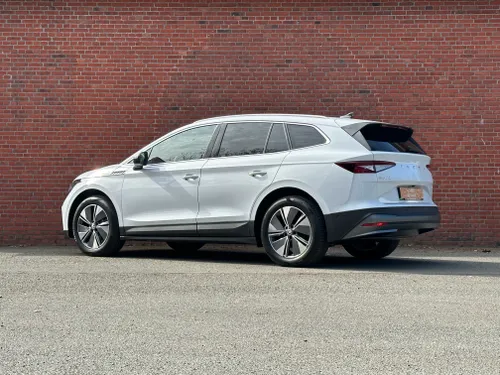Skoda Enyaq iV voorkant