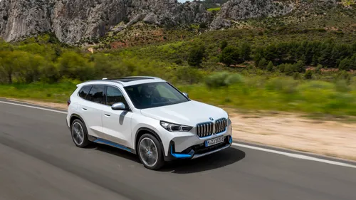 BMW iX1