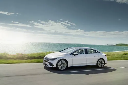 Mercedes EQE linkerkant