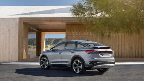 Audi Q4 Sportback E-Tron aanzicht schuin achter
