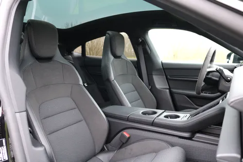 Porsche Taycan voorstoelen