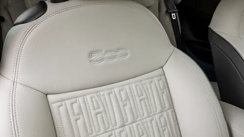 Fiat 500E voorstoelen
