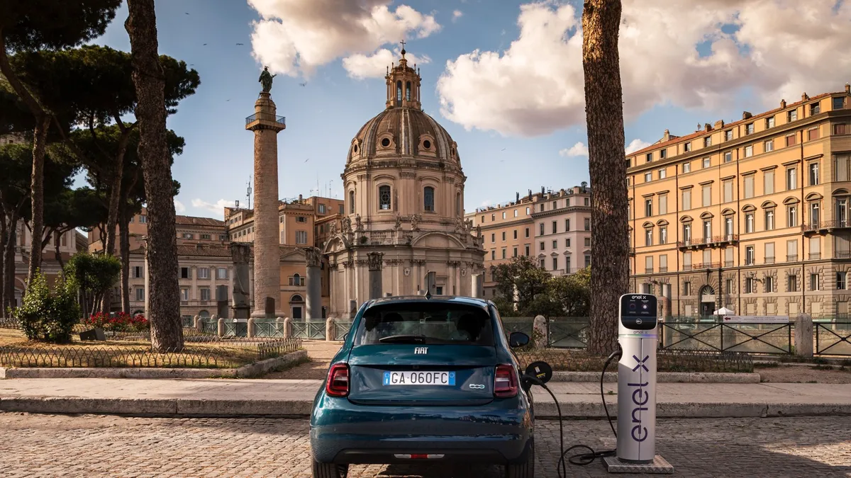 Fiat 500E achterkant
