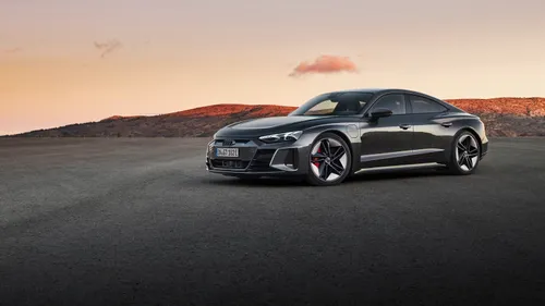 Audi e-tron GT zijkant