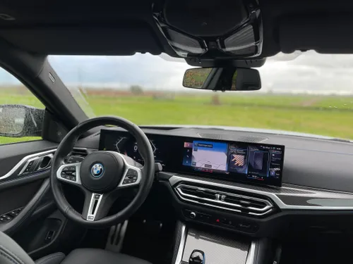BMW i4 interieur voorin