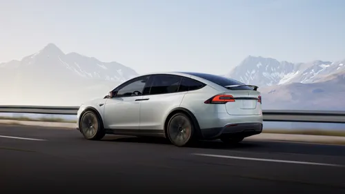 Tesla Model X zijkant