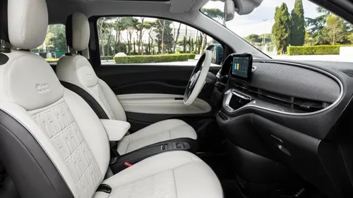 Fiat 500E interieur voorin