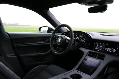 Porsche Taycan interieur voorin