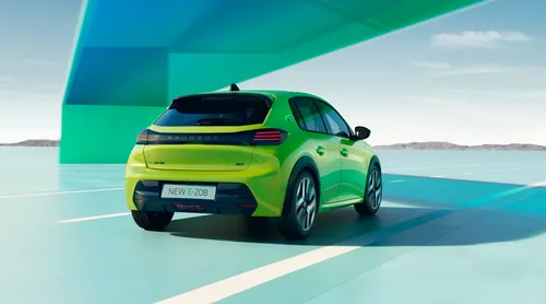 Peugeot e-208 achterkant