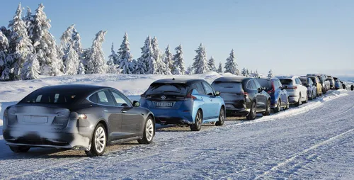 Elektrische auto's in de sneeuw