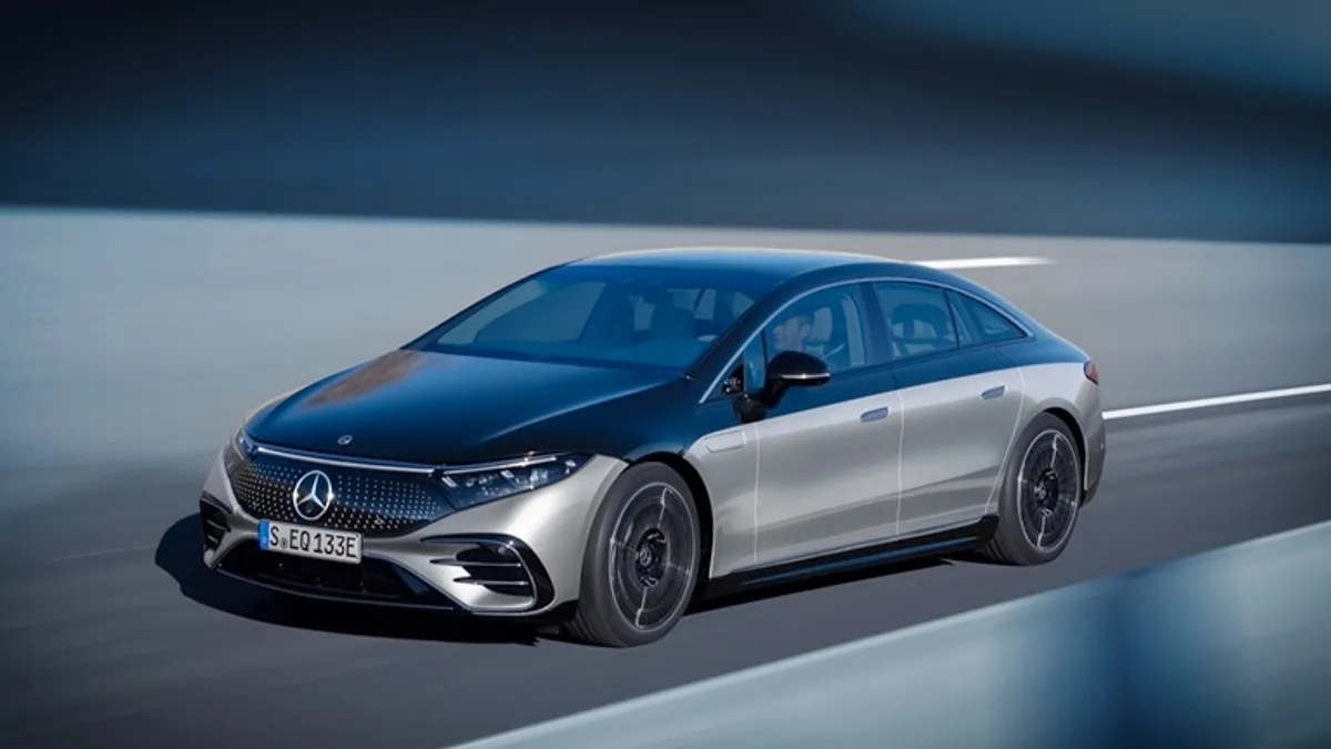 Mercedes EQS