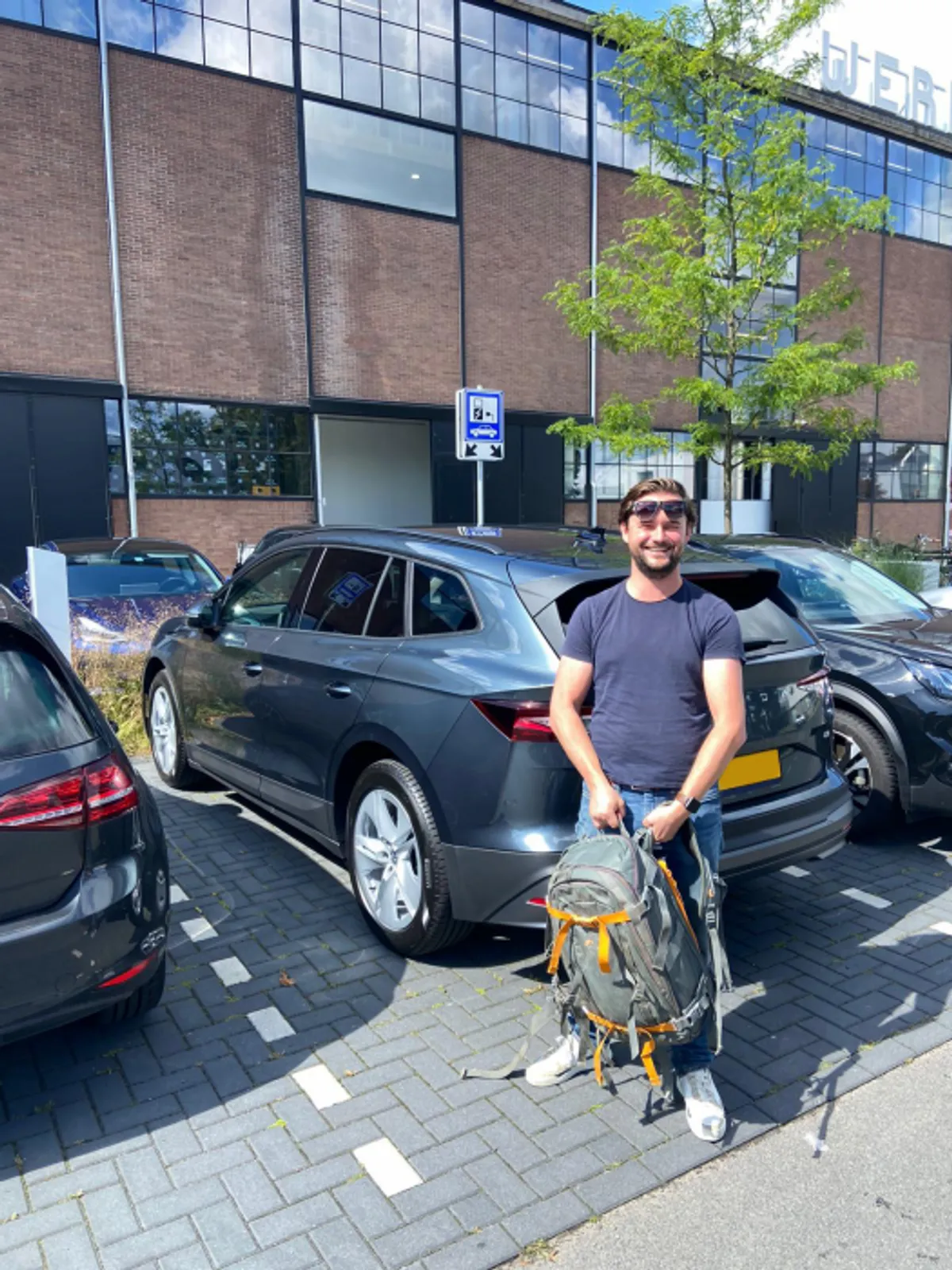 Dim met zijn skoda enyaq