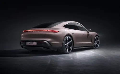 Porsche Taycan achterkant