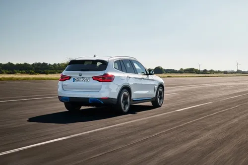 BMW iX3 achterkant