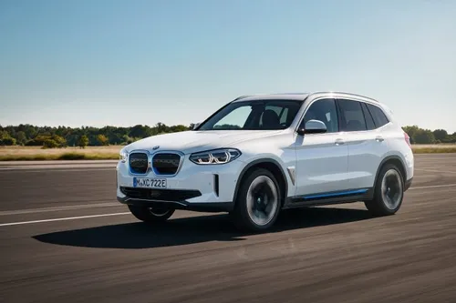 BMW iX3 voorkant