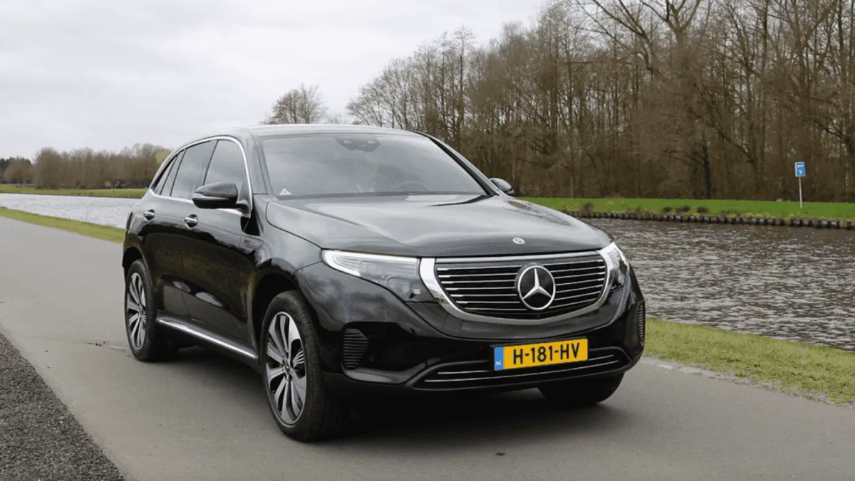 Voorkant Mercedes EQC