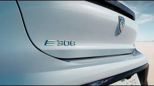 Peugeot e-308