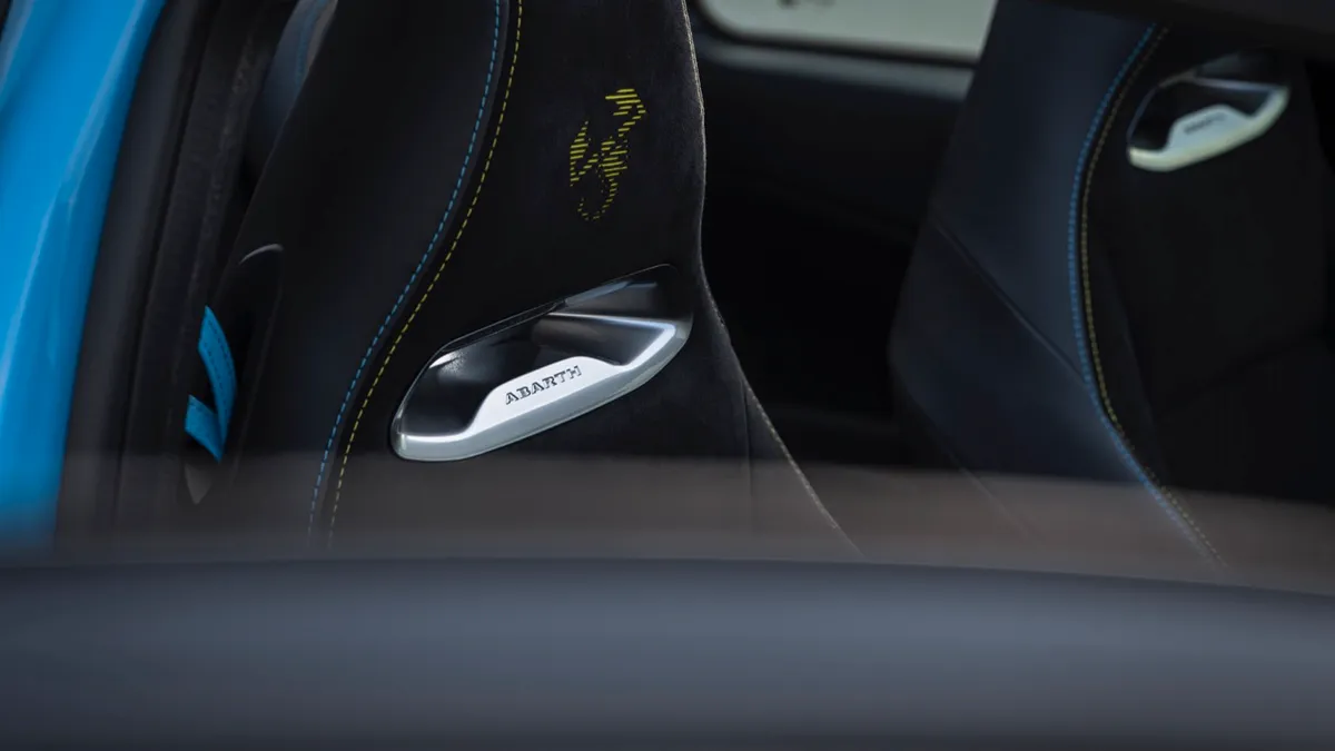 Stoelen Abarth 500e