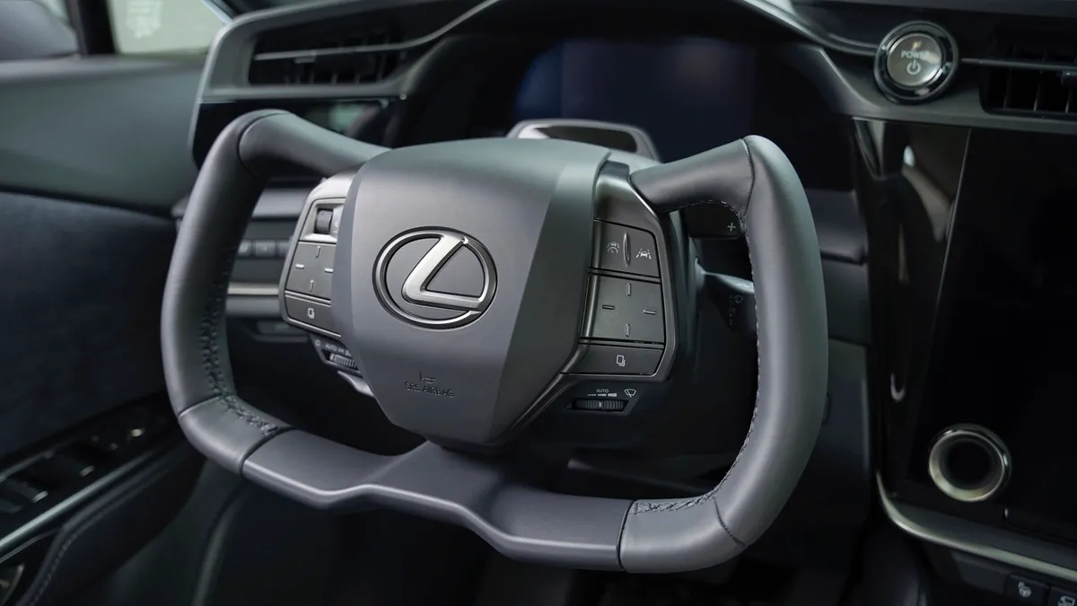 Lexus RZ 450e