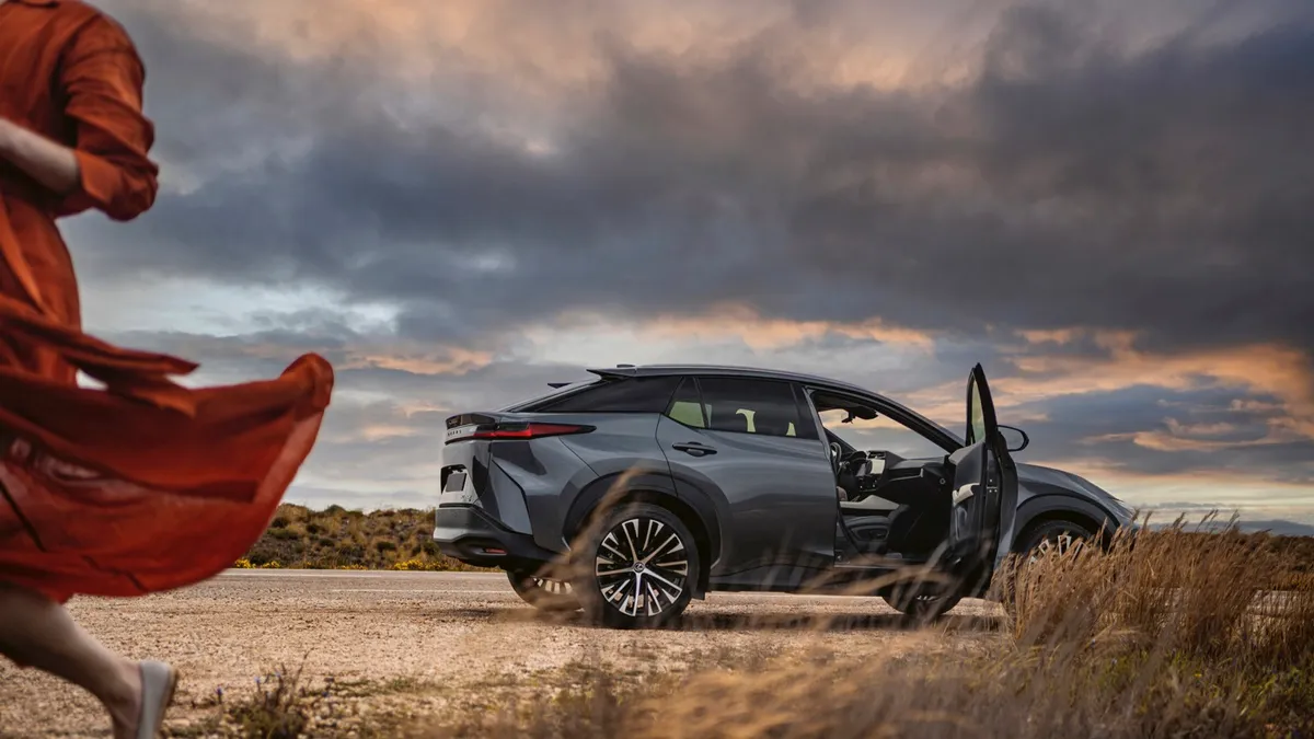 Lexus RZ 450e