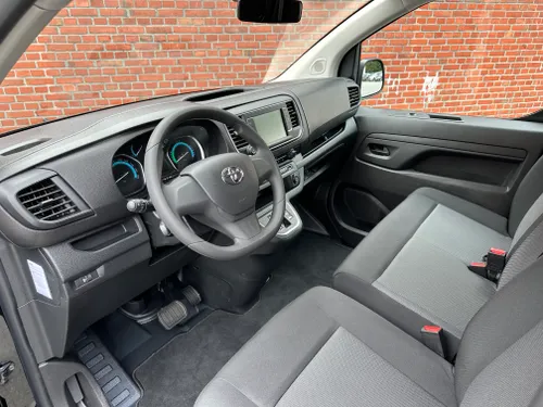 Toyota ProAce Worker voorkant