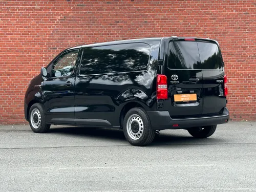 Toyota ProAce Worker voorkant